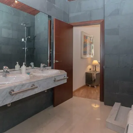 Gasthuis Bet - Canovas 4*